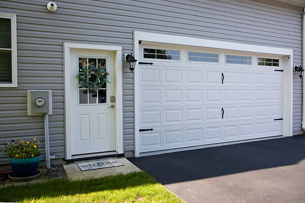 24/7 Emergency Garage Door Panel Replacement experts in Jasper County County, IN
